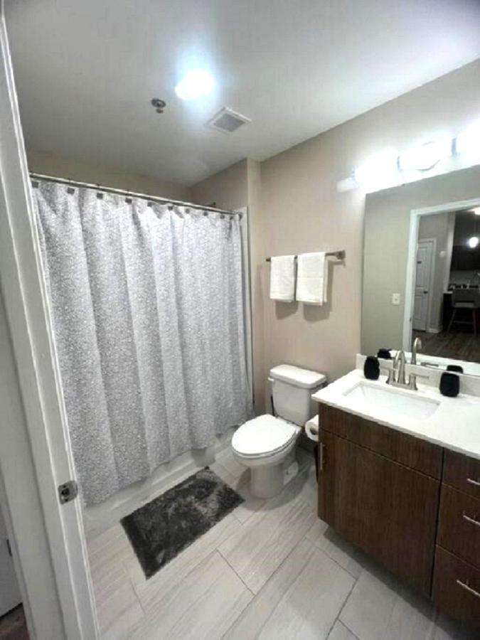 End Of Summer Deals!! Modern 2 Bed 1 Bedroom In Heart Of Midtown Kansas City! Bagian luar foto